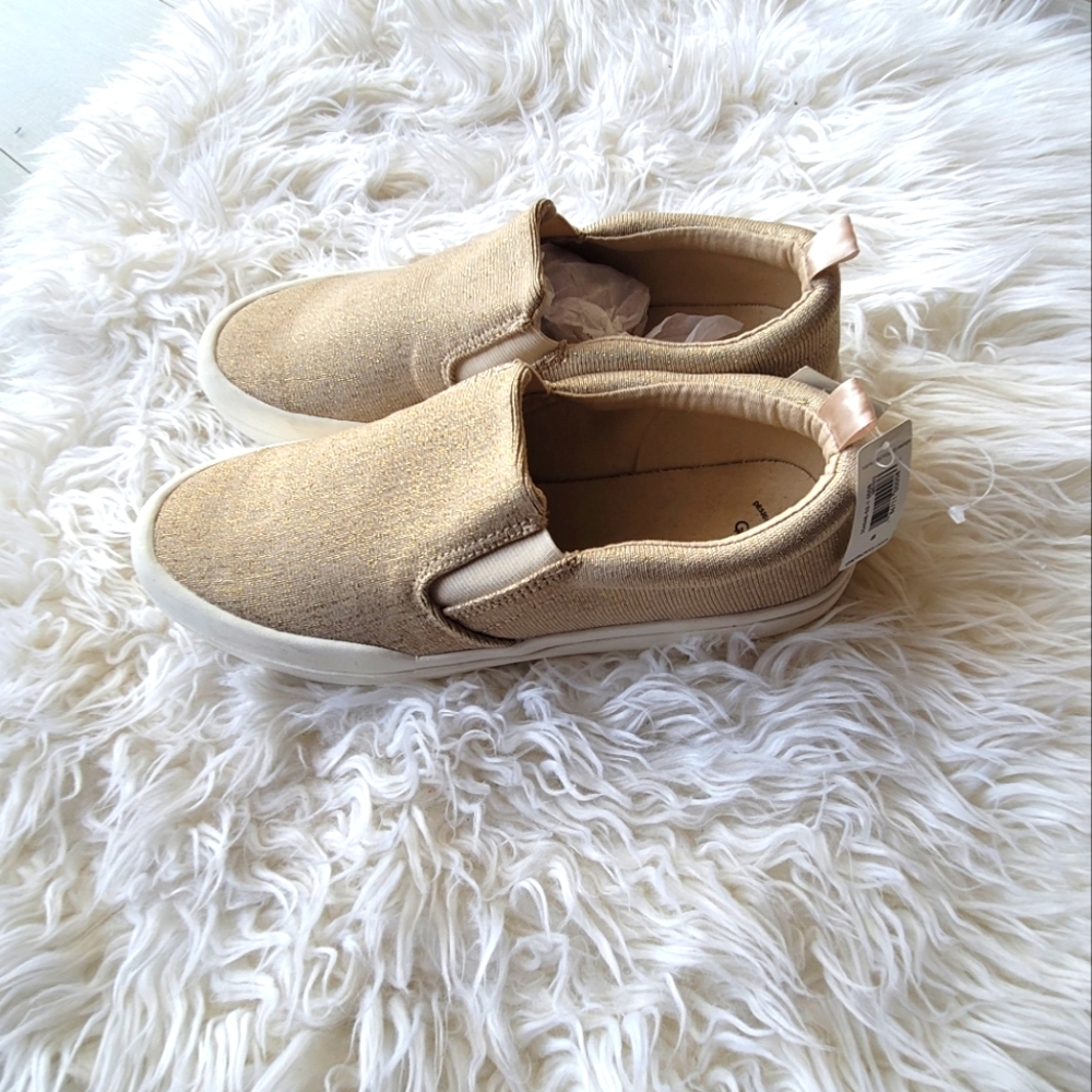 Gap gold slip on